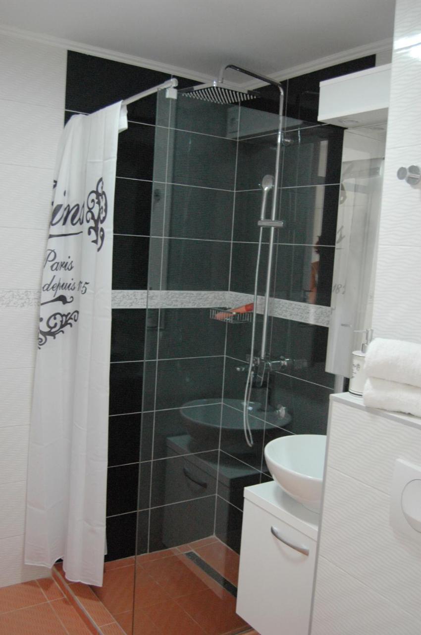 Five Appartement Belgrado Buitenkant foto
